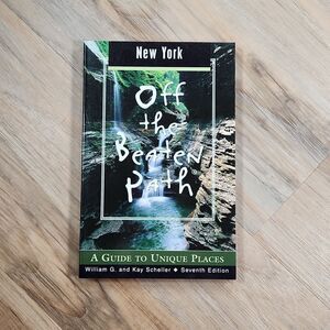 🔺️NWOT New York - Off The Beaten Path A Guide to Unique Places Book